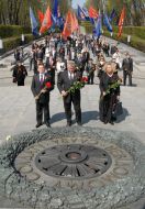 Yuriу Kalashnikov and Oleg Lagno