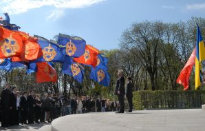 Yuriу Kalashnikov and Oleg Lagno