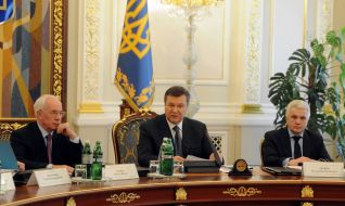 Nikolay Azarov, Viktor Yanukovich and Vladimir Litvin