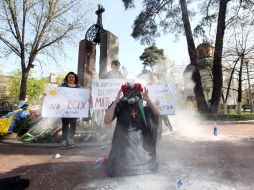 Участники акции протеста «Нет - мутациям в стране!»