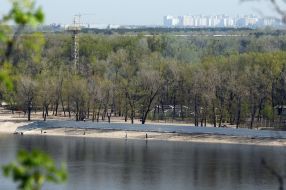 Enclosing fence on the beach