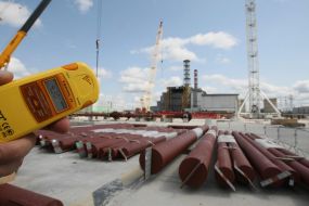 Construction of the arch of the new sarcophagus at Chernobyl
