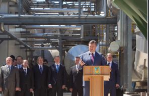 Dmitriy Firtash, Vasikiy Nadraga, Viktor Yanukovich and Anatoliy Mogilev