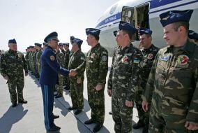 Igor Cherepenko welcomes the crew of the Il-76MD