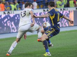 Jose Ernesto Sosa and Dario Srna