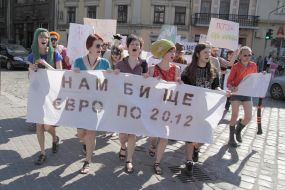 Participants of monstration with posters