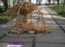 A living statue "Freedom"