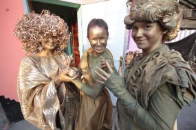 Living statues