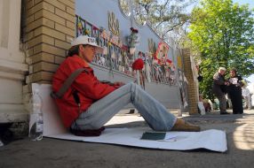 Tymoshenko's supporter hungry