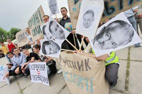 The action-parody of the May Day demonstration