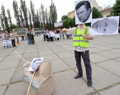 The action-parody of the May Day demonstration