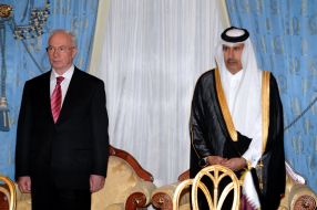 Nikolay Azarov and Hamad bin Jassem Al-Thani