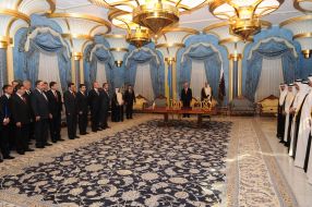 Nikolay Azarov and Hamad bin Jassem Al-Thani