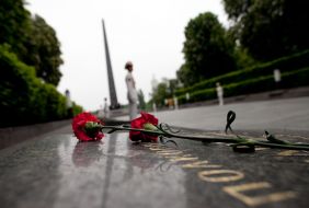 Memorial on the grave of Unknown soldier 