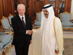 Nikolay Azarov and Hamad bin Khalif Al Thani
