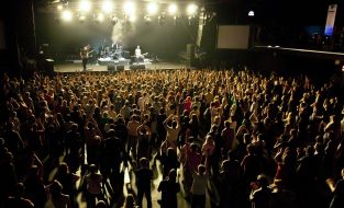 Concert of Guano Apes alternative rok-quartet 