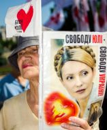 Timoshenko's supporters rally in front of the Court of Appeal