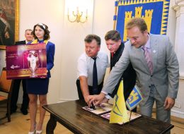 Andrey Sadovy and Mikhail Kostyuk