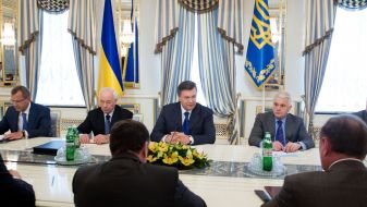 Andrey Klyuev, Nikolay Azarov, Viktor Yanukovich and Vladimir Litvin