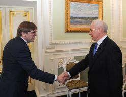 Nikolay Azarov and Guy Verhofstadt