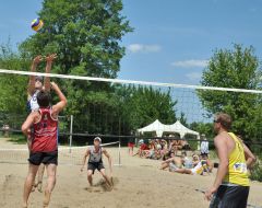 Участник Чемпионата по пляжному волейболу