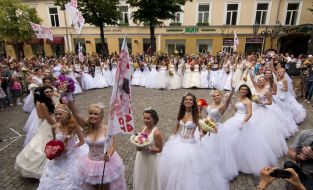 Participants of 4th Parade of brides