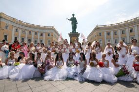 Participants of 4th Parade of brides