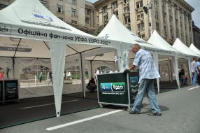 Installing the fan zone Euro 2012