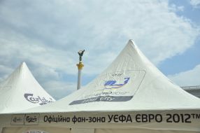 Installing the fan zone Euro 2012