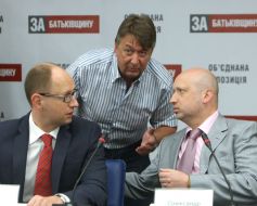 Arseniy Yatsenуuk, Alexandr Abdullin and Alexandr Turchinov