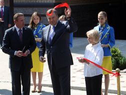 Sergey Bubka, Viktor Yanukovich and Nina Bocharova