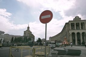 Blocked traffic on the street Khreshchatyk