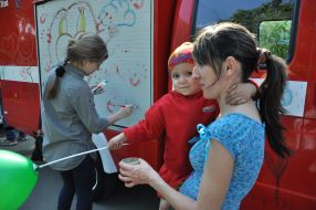 We draw a sun on a hood action  