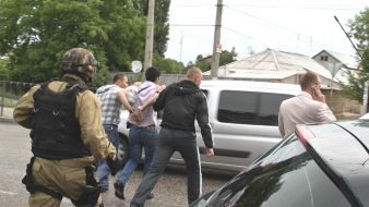 Detention of counterfeiter