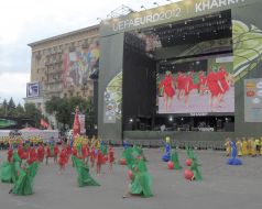 Participants of the theatricalized action