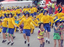 Participants of the theatricalized action