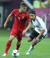 Sami Khedira and Meguel Veloso