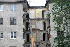 Полуразрушенный дом в Луцке