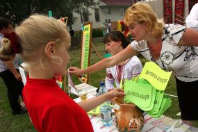The girl chooses a flag