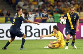 Yevhen Konoplyanka, Olof Mellberg and Mikael Lustig