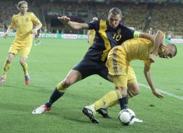 Anatoliy Tymoshchuk, Yevhen Khacheridi and Zlatan Ibrahimovic