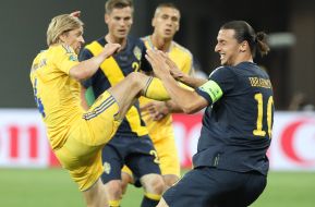 Anatoliy Tymoshchuk and Zlatan Ibrahimovic