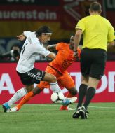 Jethro Willems and Sami Khedira 