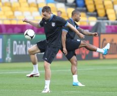 Training of the naional team of England on football