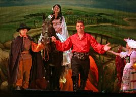 Сцена із спектаклю "Циганський Барон"
