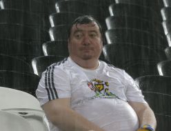 Fan  during a thundershower