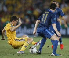 Yevhen Selin and Samir Nasri