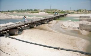 Work on clearing canal of the sand