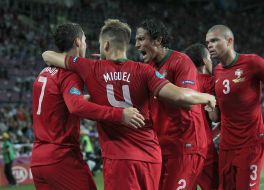 Bruno Alves, Kepler Pepe, Cristiano Ronaldo and Miguel Veloso
