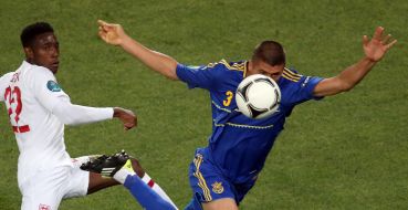 Yevhen Khacheridi and Danny Welbeck